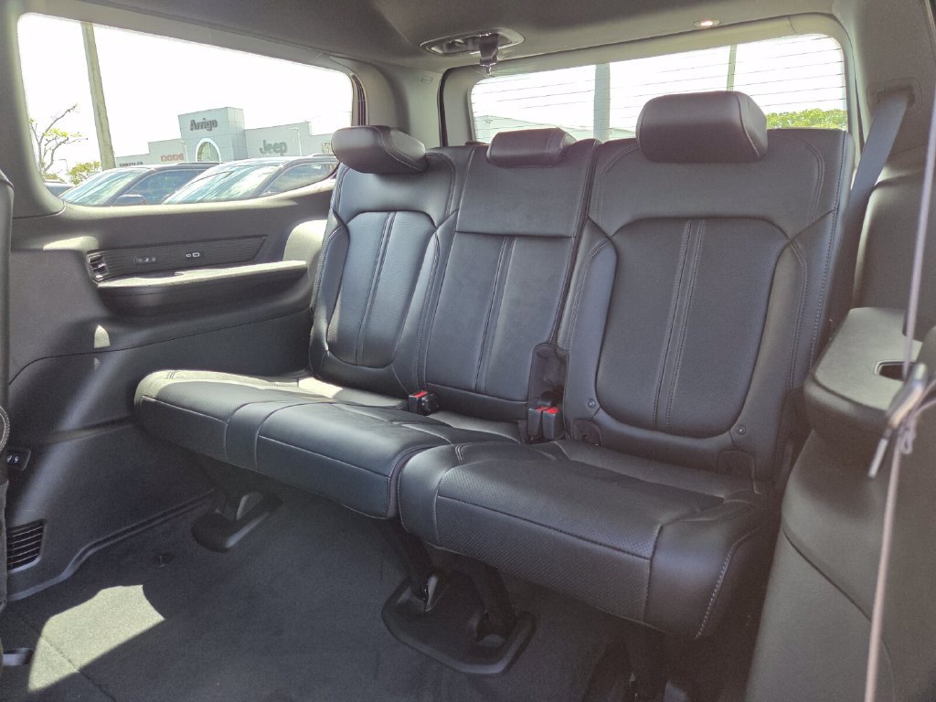 New 2026 Jeep Grand Wagoneer Limited AWD/4WD image 8