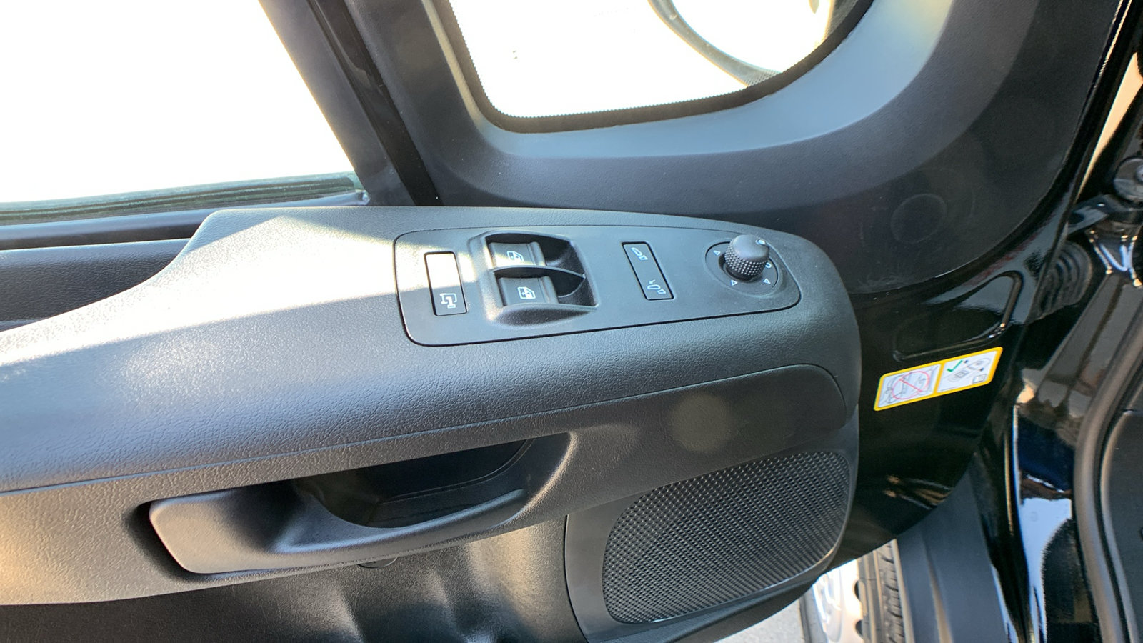 New 2026 RAM ProMaster 2500 w/ Premium Convenience Group FWD image 12