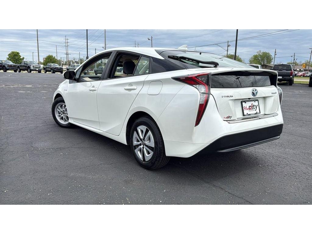 Used 2016 Toyota Prius Four w/ Advanced Technology Package FWD image 5