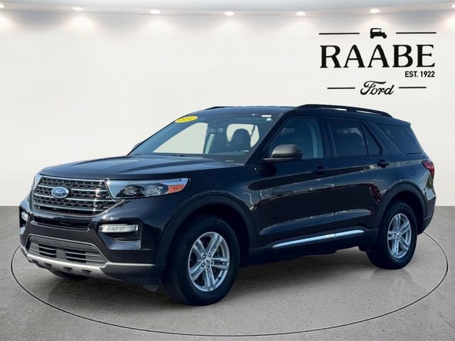 Used 2024 Ford Explorer XLT w/ Equipment Group 202A AWD/4WD image 3
