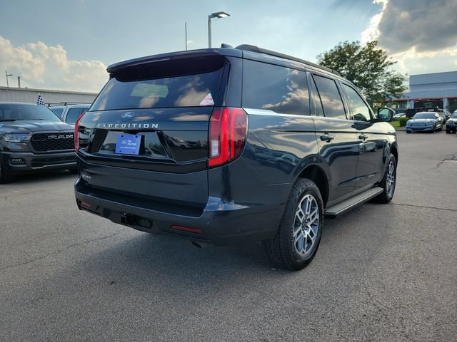 Certified 2025 Ford Expedition Active AWD/4WD image 5