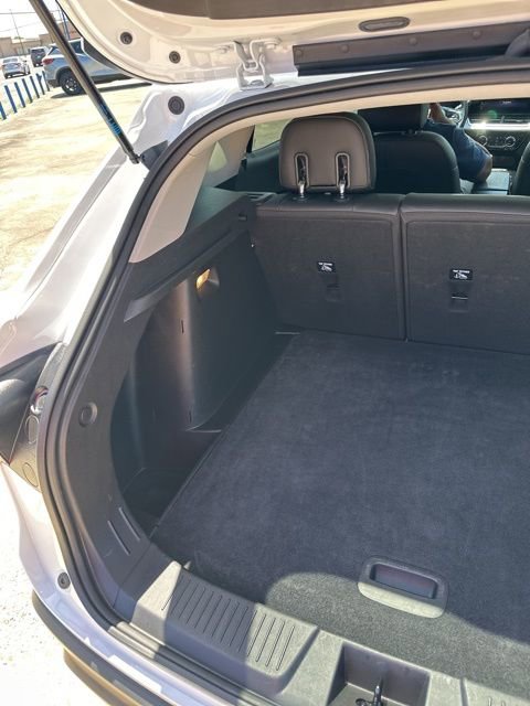 Used 2025 Chevrolet Trax LT w/ LT Convenience Package image 25