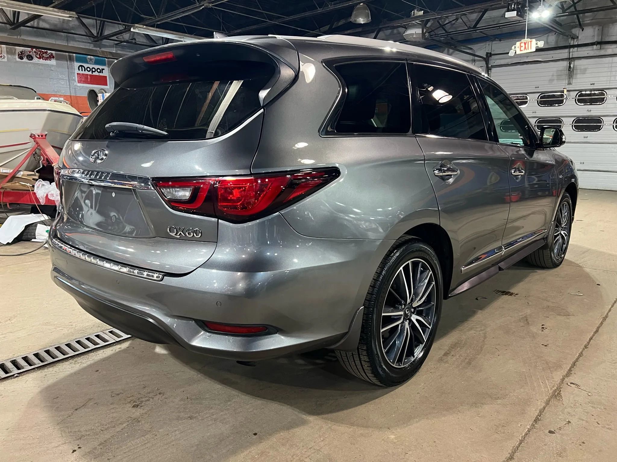 Used 2019 INFINITI QX60 Luxe w/ Sensory Package image 3