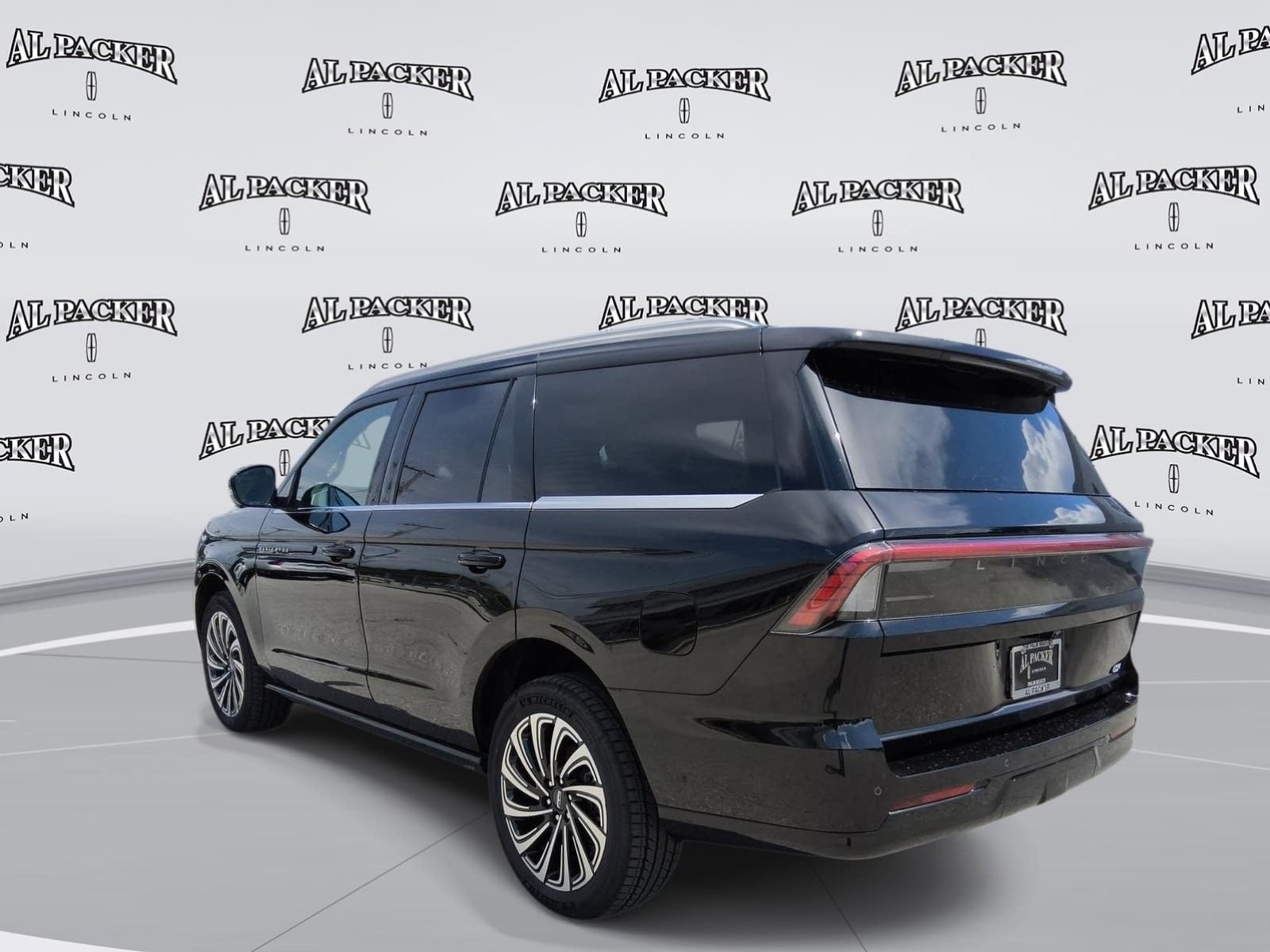 New 2027 Lincoln Navigator Black Label AWD/4WD image 3