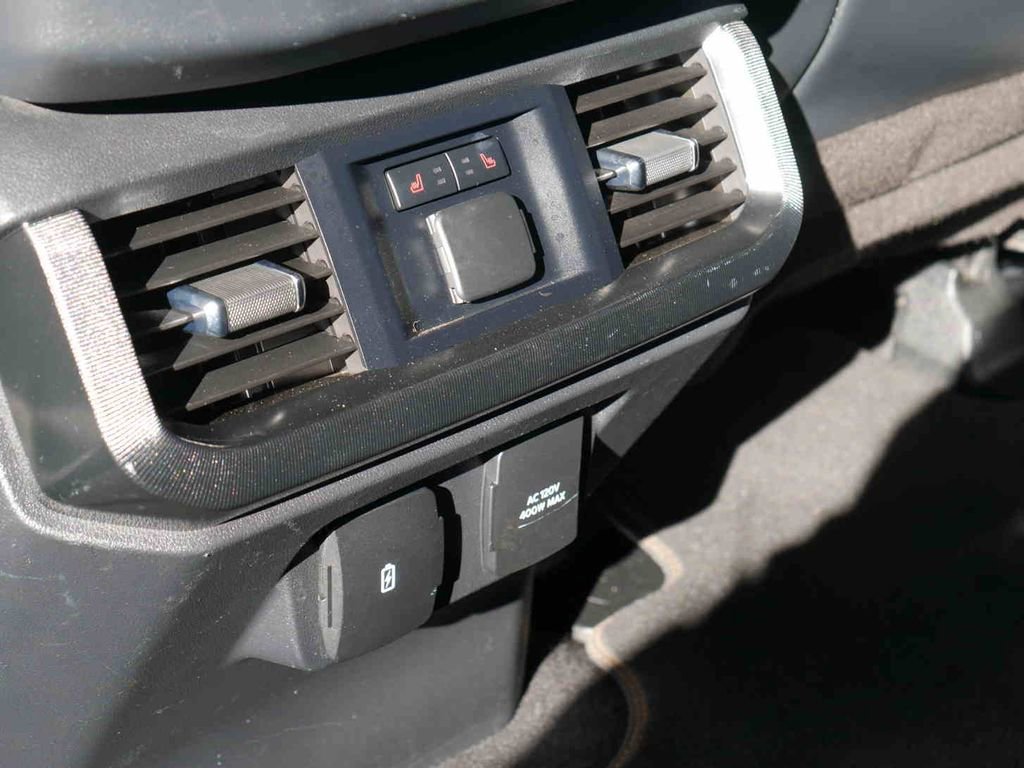 Used 2023 Ford F150 Platinum image 19