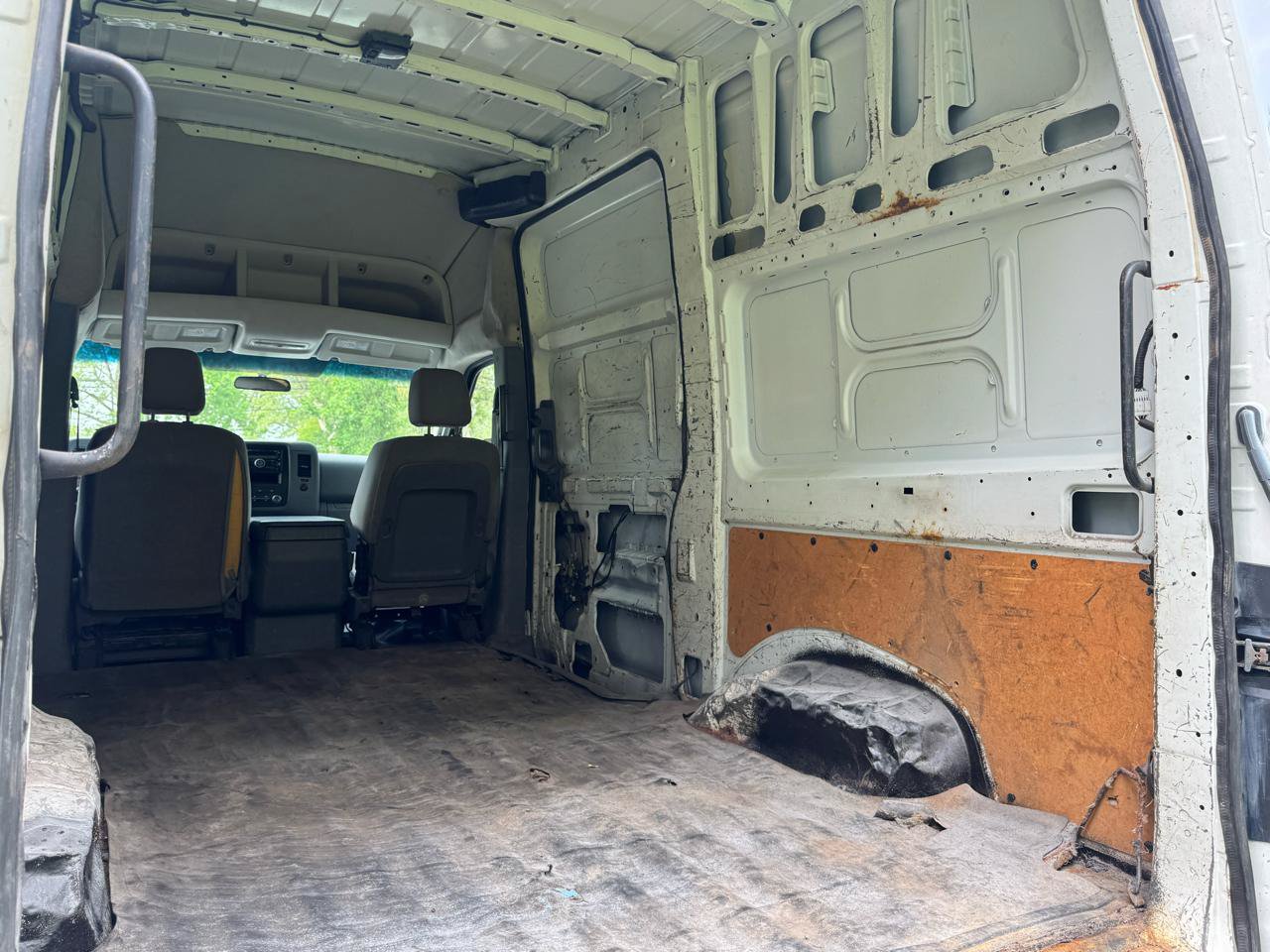 Used 2014 Nissan NV 2500 SV w/ Side & Curtain Airbag Package RWD image 17