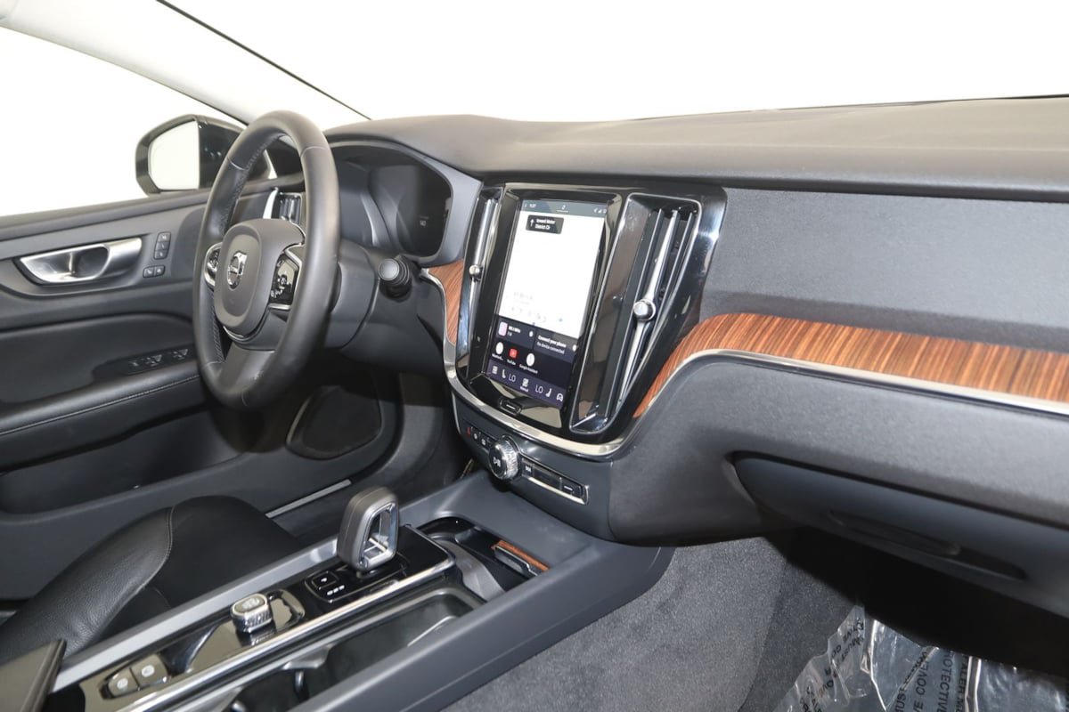 Used 2024 Volvo S60 B5 Plus AWD/4WD image 38