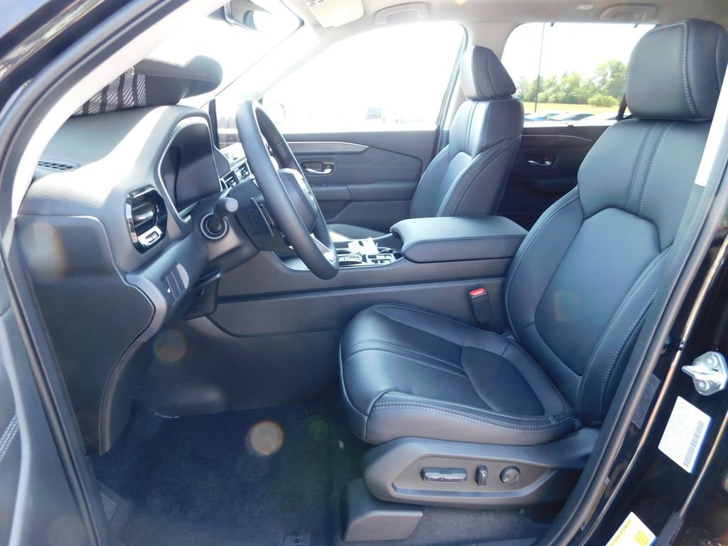 New 2026 Honda Pilot Touring image 13