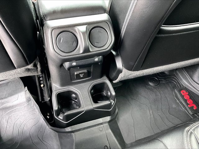 Used 2022 Jeep Gladiator Overland w/ Popular Equipment Package AWD/4WD image 24