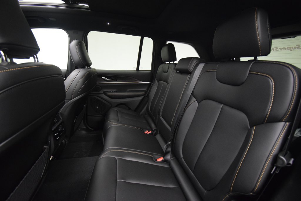 New 2026 Jeep Grand Cherokee Limited AWD/4WD image 39