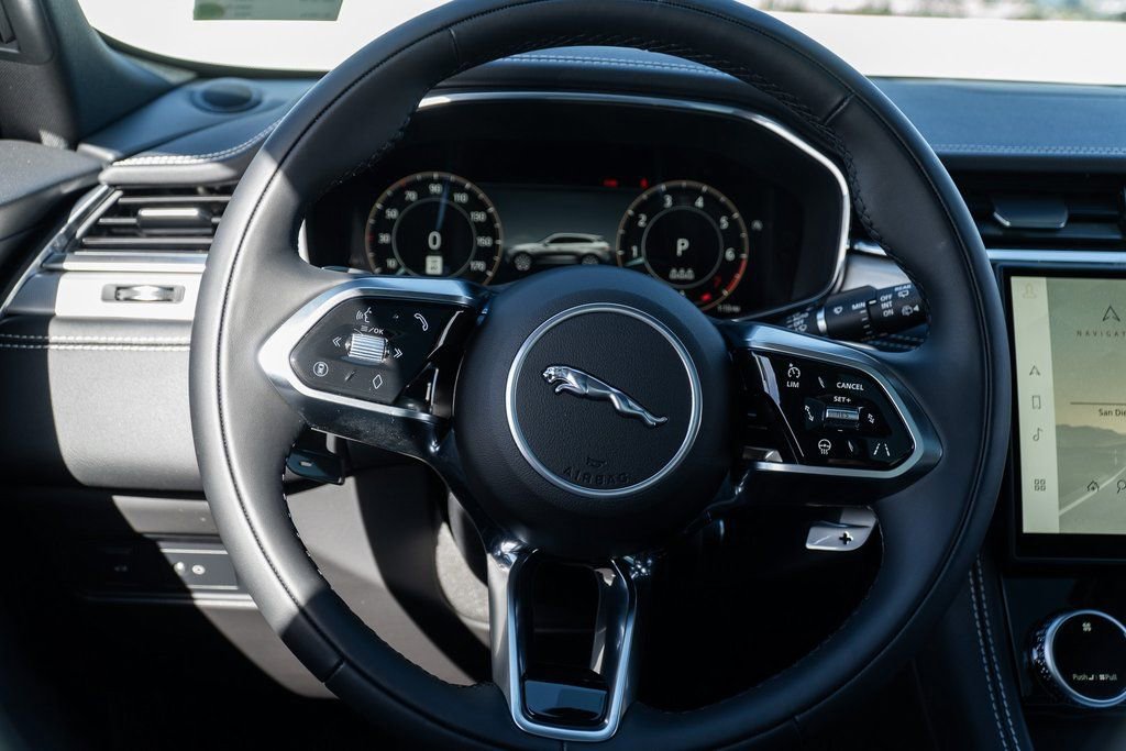 Used 2025 Jaguar F-PACE R-Dynamic S AWD/4WD image 12