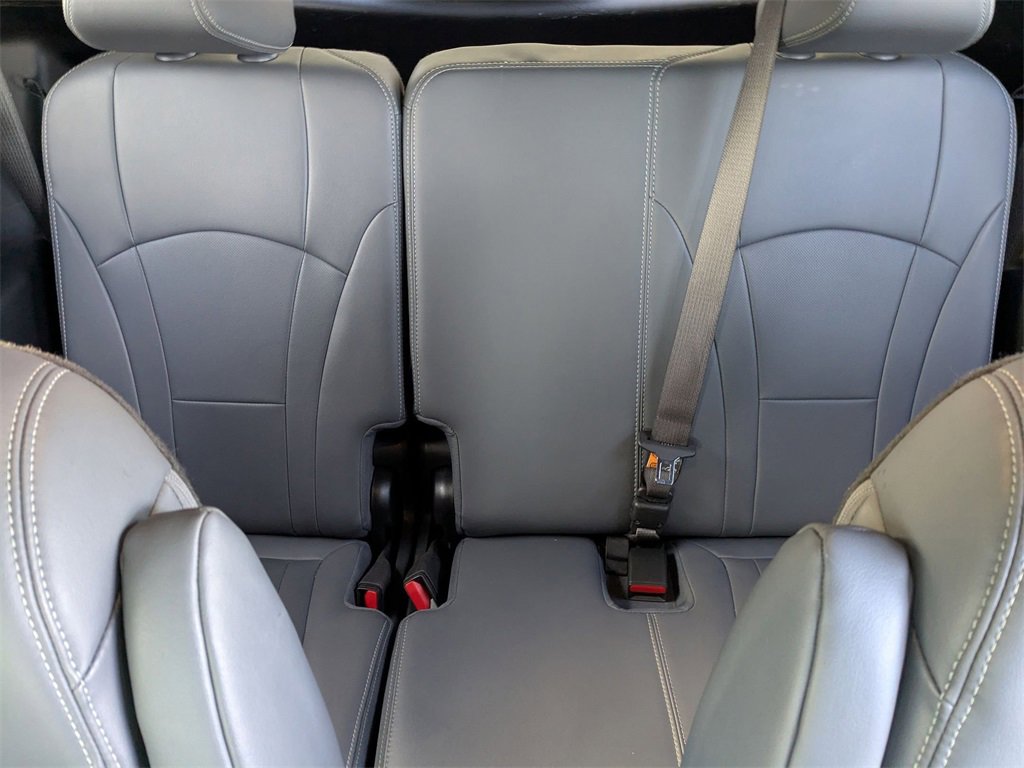 Used 2024 Buick Enclave Premium image 34