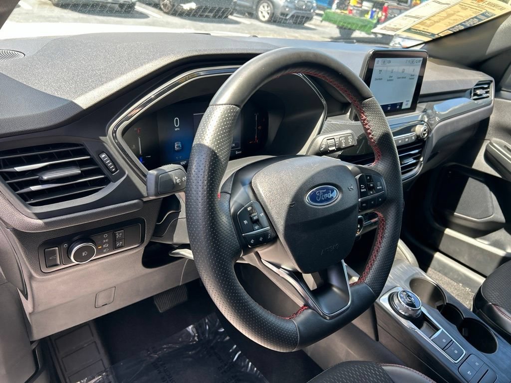 Used 2025 Ford Escape ST-Line Select AWD/4WD image 21