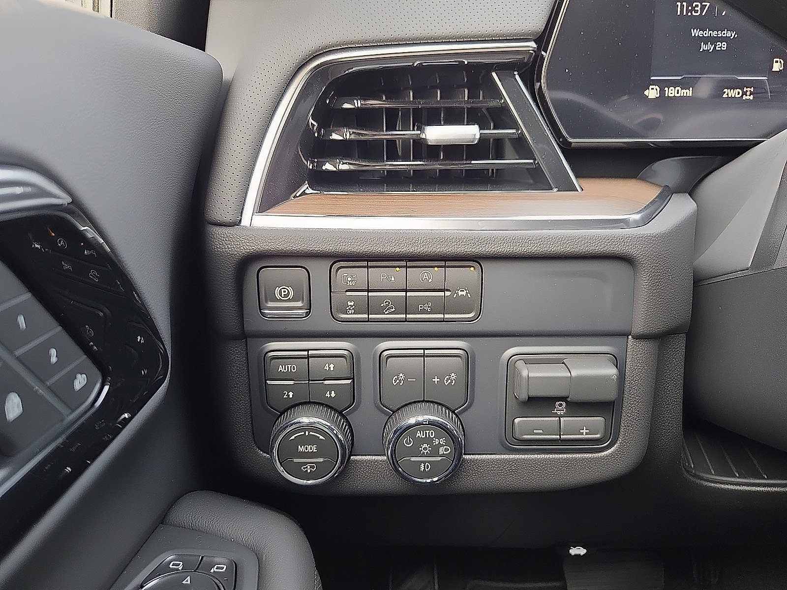 New 2026 Chevrolet Tahoe High Country AWD/4WD image 21