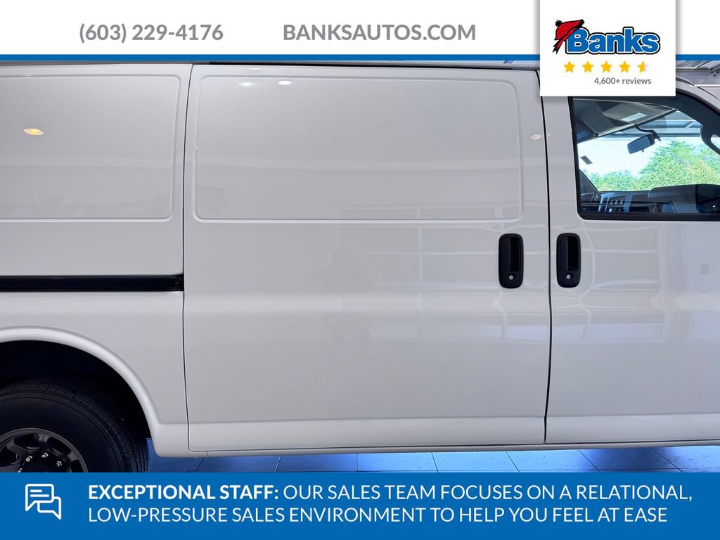 Used 2023 GMC Savana 3500 w/ Driver Convenience Package RWD image 9