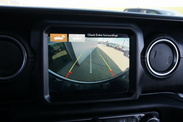 Used 2018 Jeep Wrangler Unlimited Sahara image 21