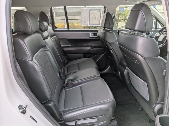 Used 2025 Hyundai Santa Fe SEL image 7