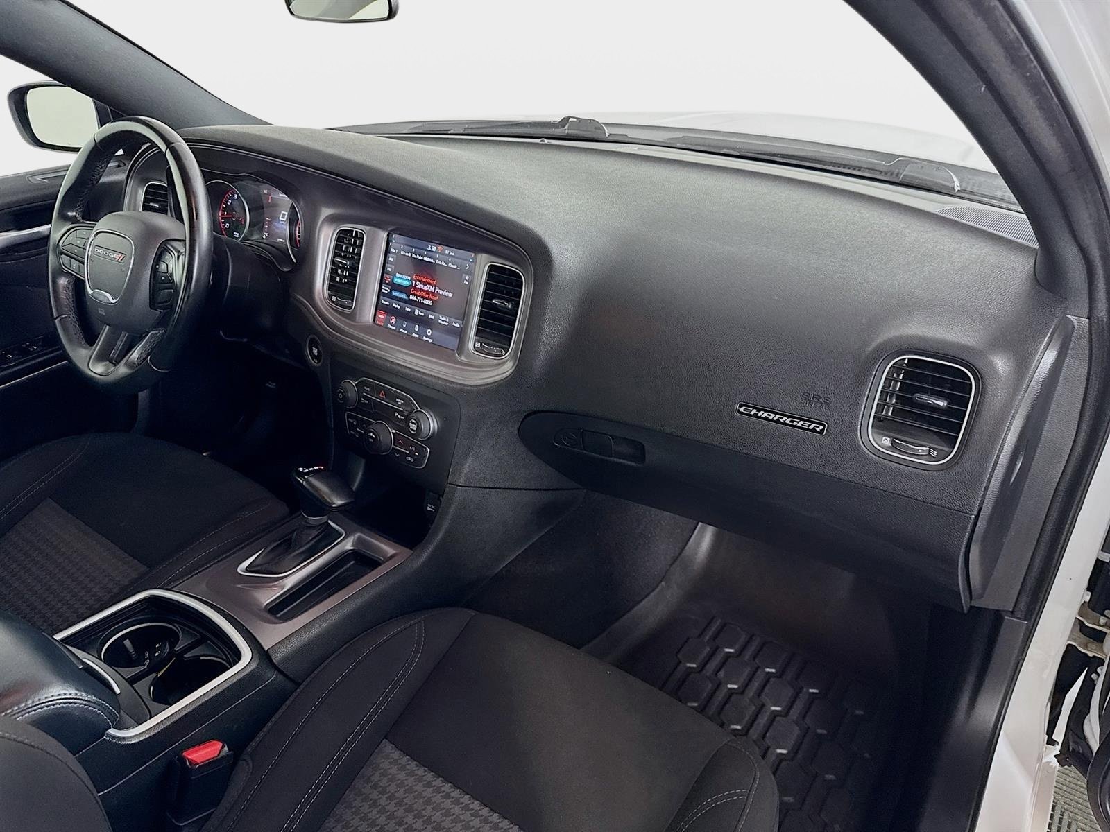 Used 2023 Dodge Charger SXT image 28