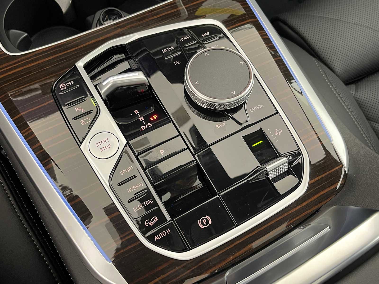 New 2026 BMW X5 xDrive50e w/ M Sport Package image 28