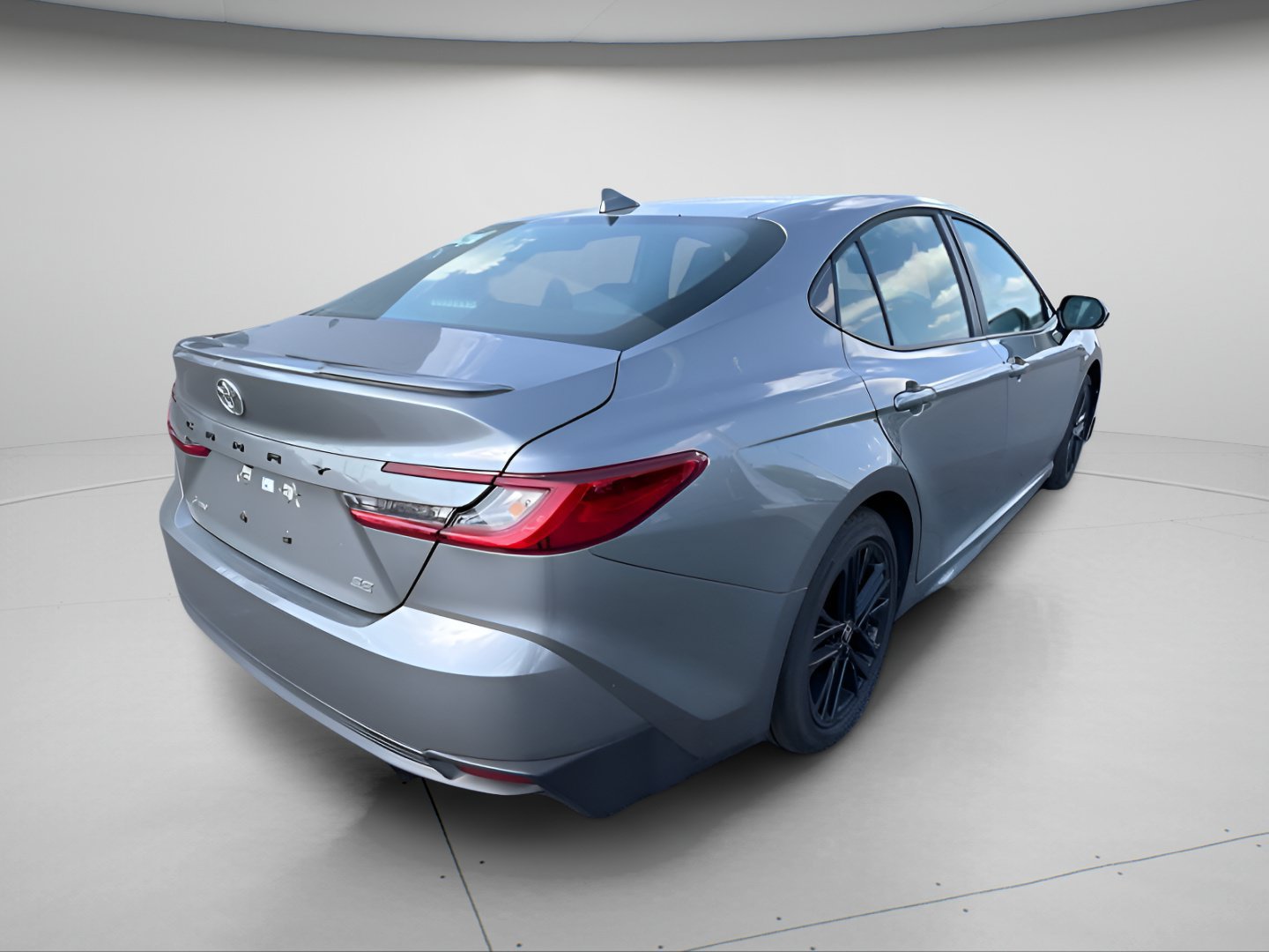 Used 2026 Toyota Camry SE FWD image 11