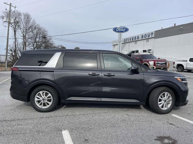 Used 2024 Kia Carnival LX image 2