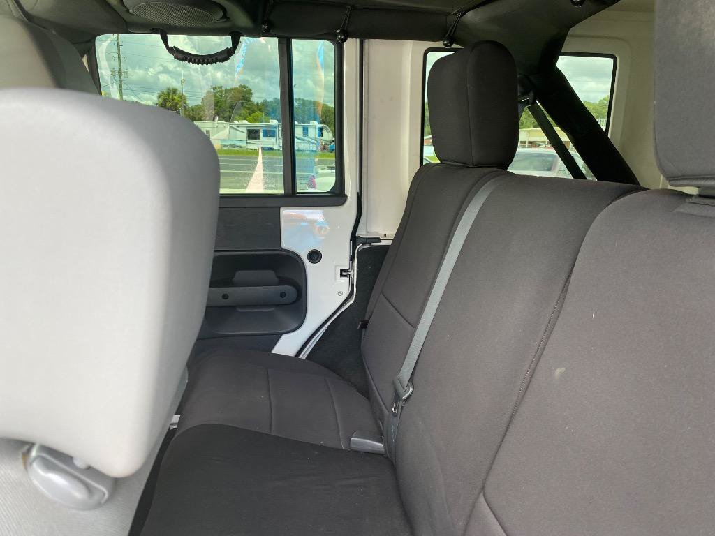 Used 2008 Jeep Wrangler Unlimited Rubicon w/ PWR Convenience Group AWD/4WD image 37
