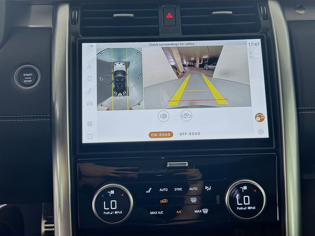 New 2025 Land Rover Discovery Dynamic SE image 14