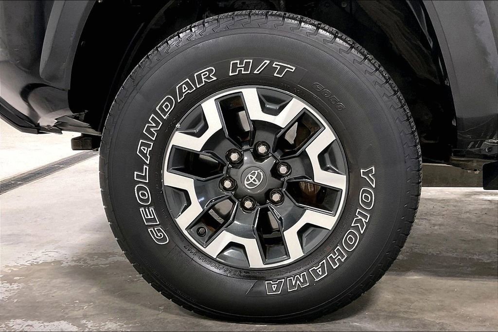 Used 2019 Toyota Tacoma TRD Off-Road image 11