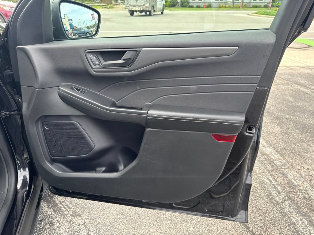 Certified 2024 Ford Escape Active AWD/4WD image 32