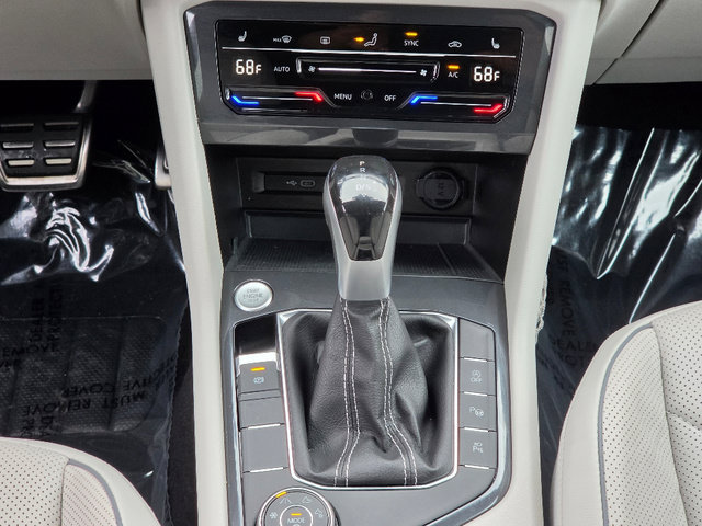 Used 2022 Volkswagen Tiguan SEL R-Line AWD/4WD image 30