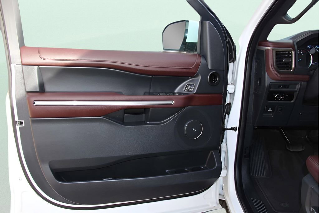 Used 2024 Ford Expedition Max Limited image 11
