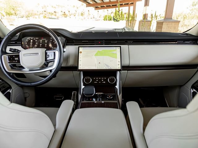 Used 2023 Land Rover Range Rover SE image 20