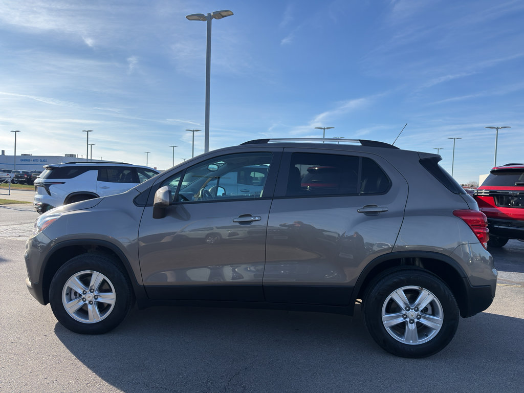 Certified 2022 Chevrolet Trax LT w/ LT Convenience Package image 6