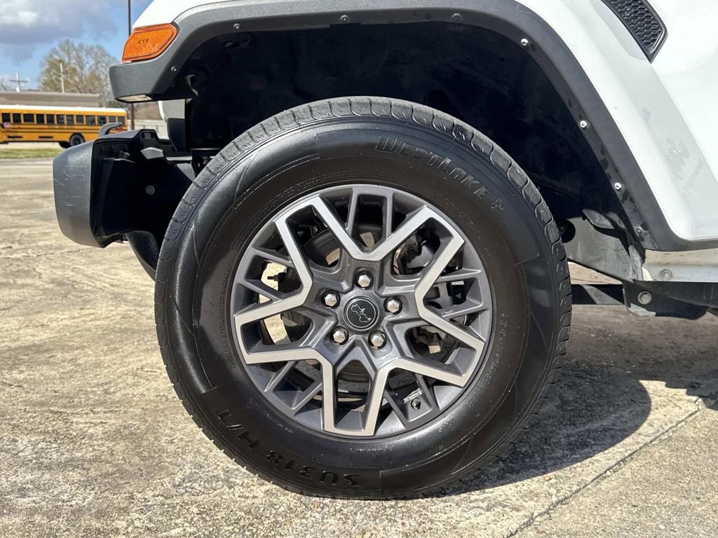 Used 2024 Jeep Wrangler Sahara image 5