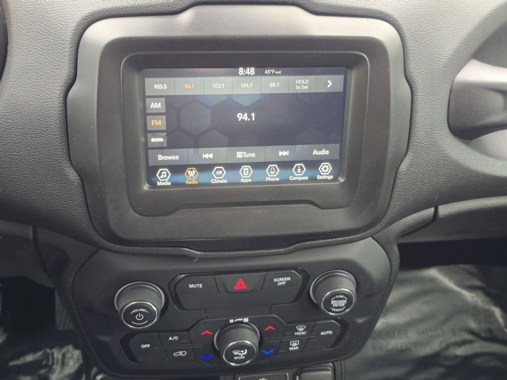 Used 2018 Jeep Renegade Altitude FWD image 4