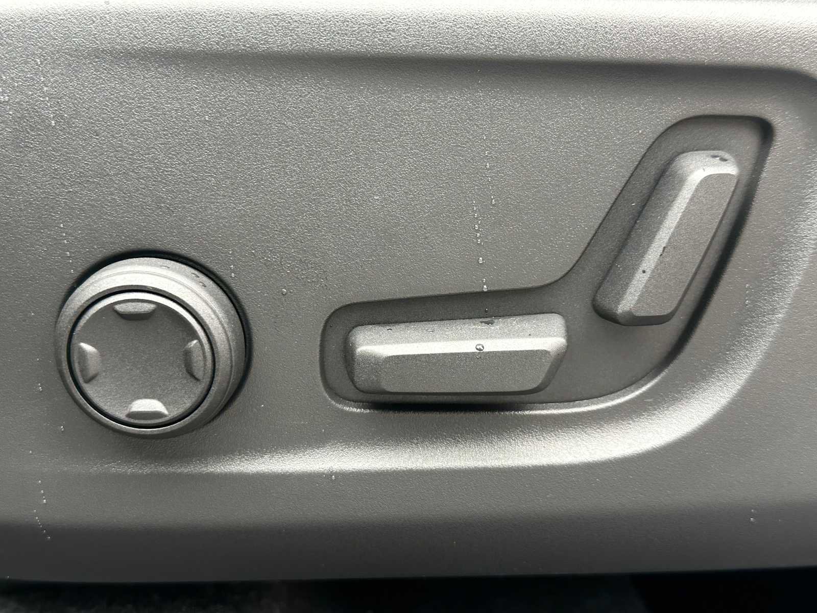 New 2026 Volvo XC40 B5 Plus w/ Climate Package image 28