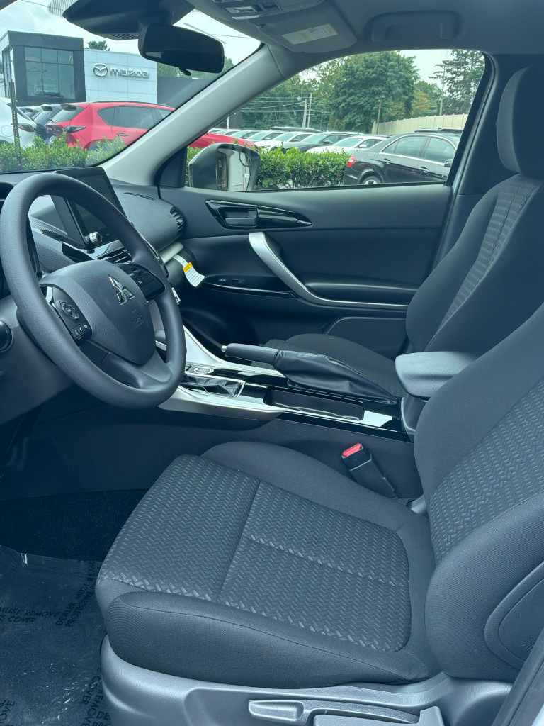 New 2025 Mitsubishi Eclipse Cross LE AWD/4WD image 18