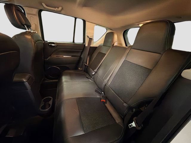 Used 2016 Jeep Compass Latitude image 23