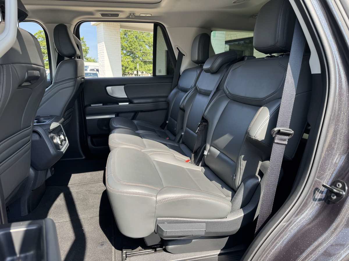 Used 2025 Ford Expedition Active AWD/4WD image 11