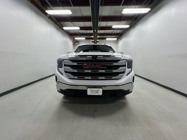 New 2026 GMC Sierra 1500 SLE image 3