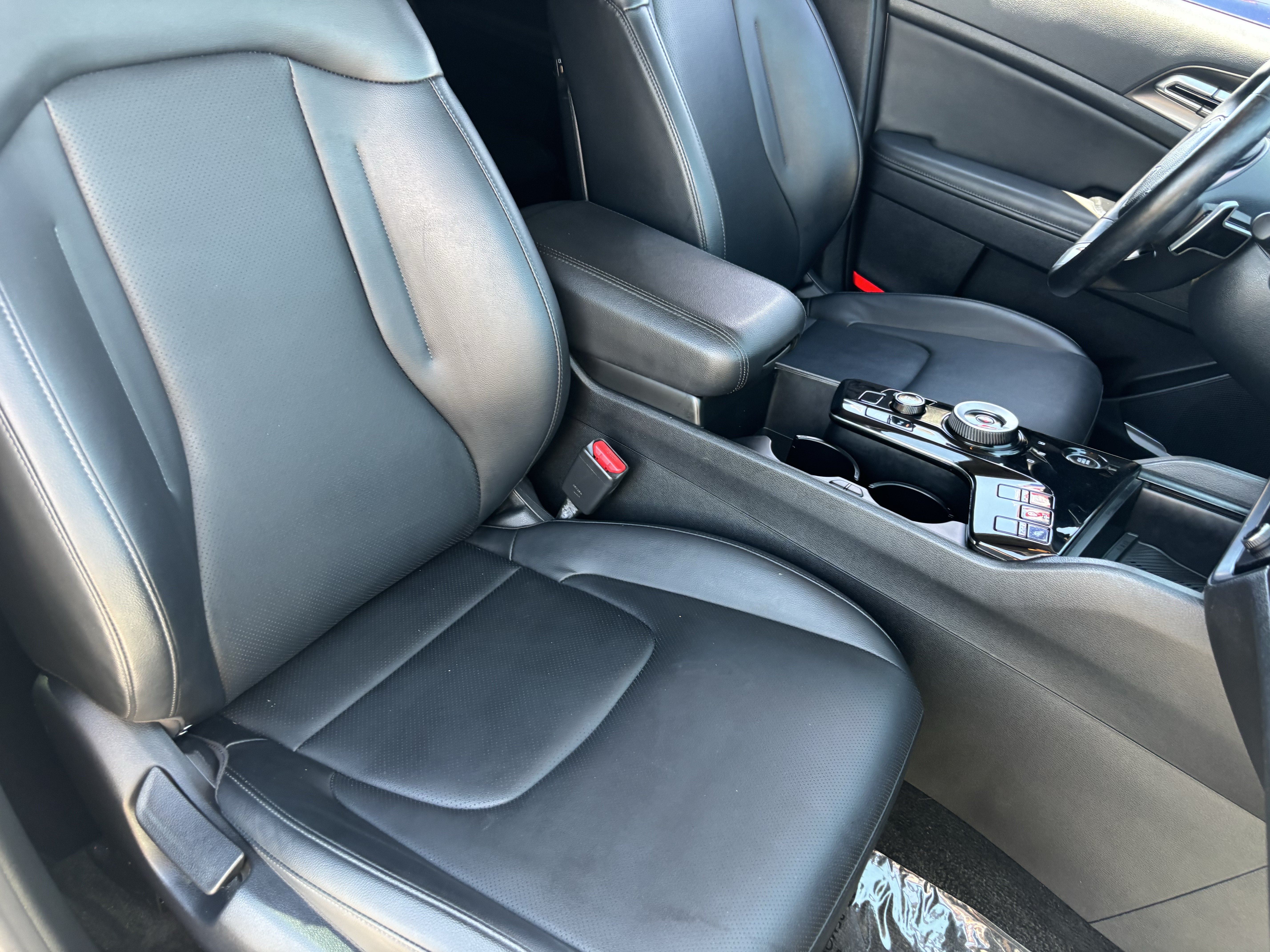 Certified 2023 Kia Sportage EX AWD/4WD image 8