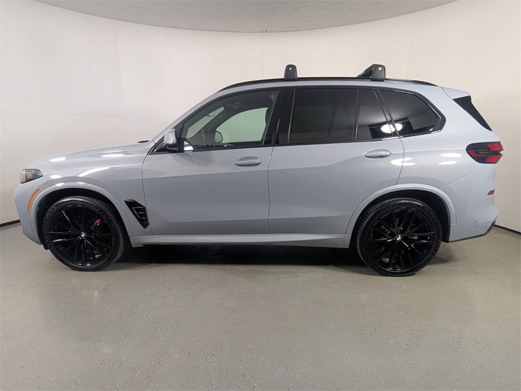 Used 2026 BMW X5 sDrive40i w/ M Sport Package image 4