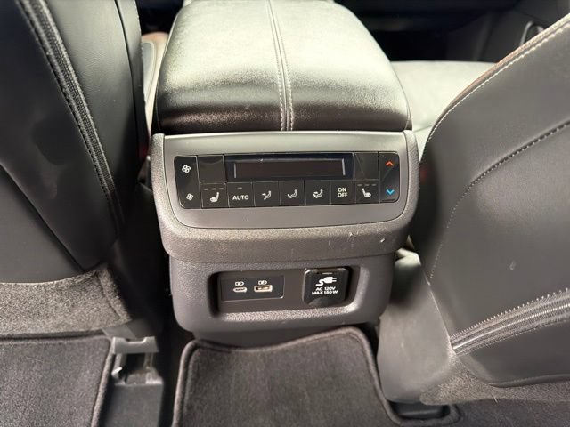Certified 2025 Nissan Pathfinder Platinum AWD/4WD image 23