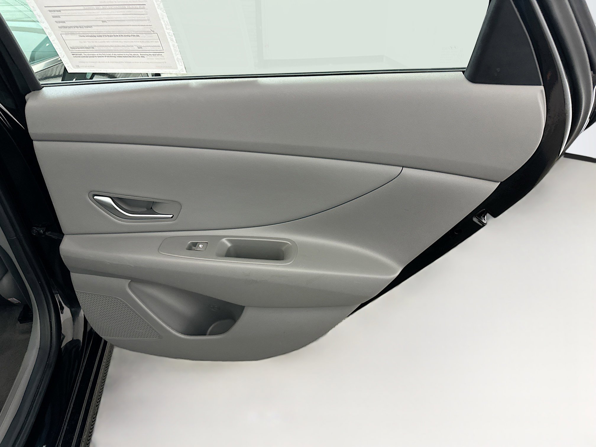 Used 2025 Hyundai Elantra SEL image 32