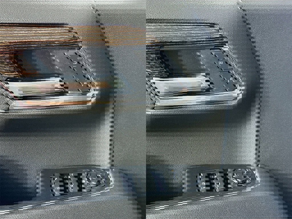 New 2026 GMC Sierra 1500 Elevation image 13