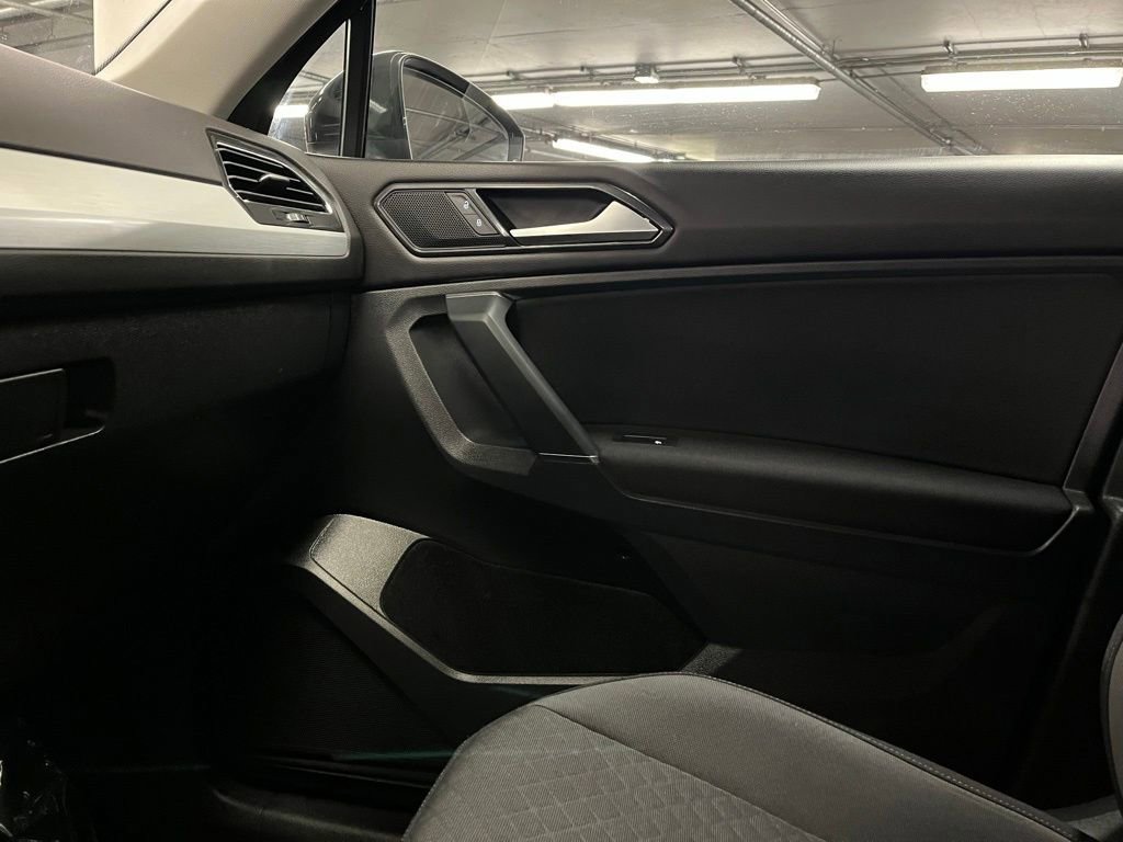 Used 2018 Volkswagen Tiguan S FWD image 26
