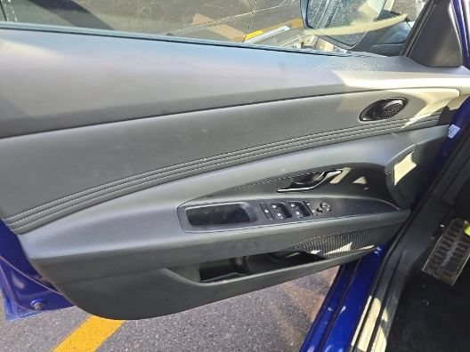 Used 2025 Hyundai Elantra Sport FWD image 12