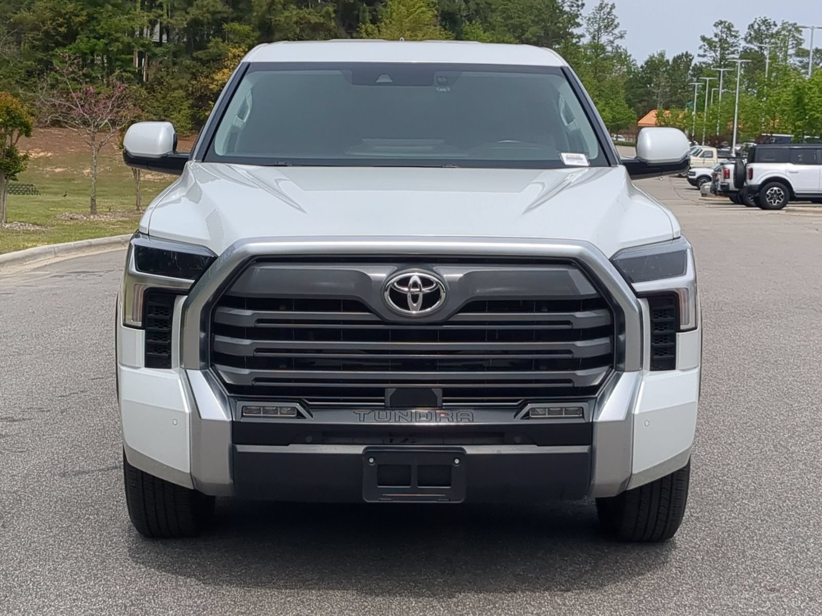 Used 2023 Toyota Tundra Limited w/ Power Package AWD/4WD image 9