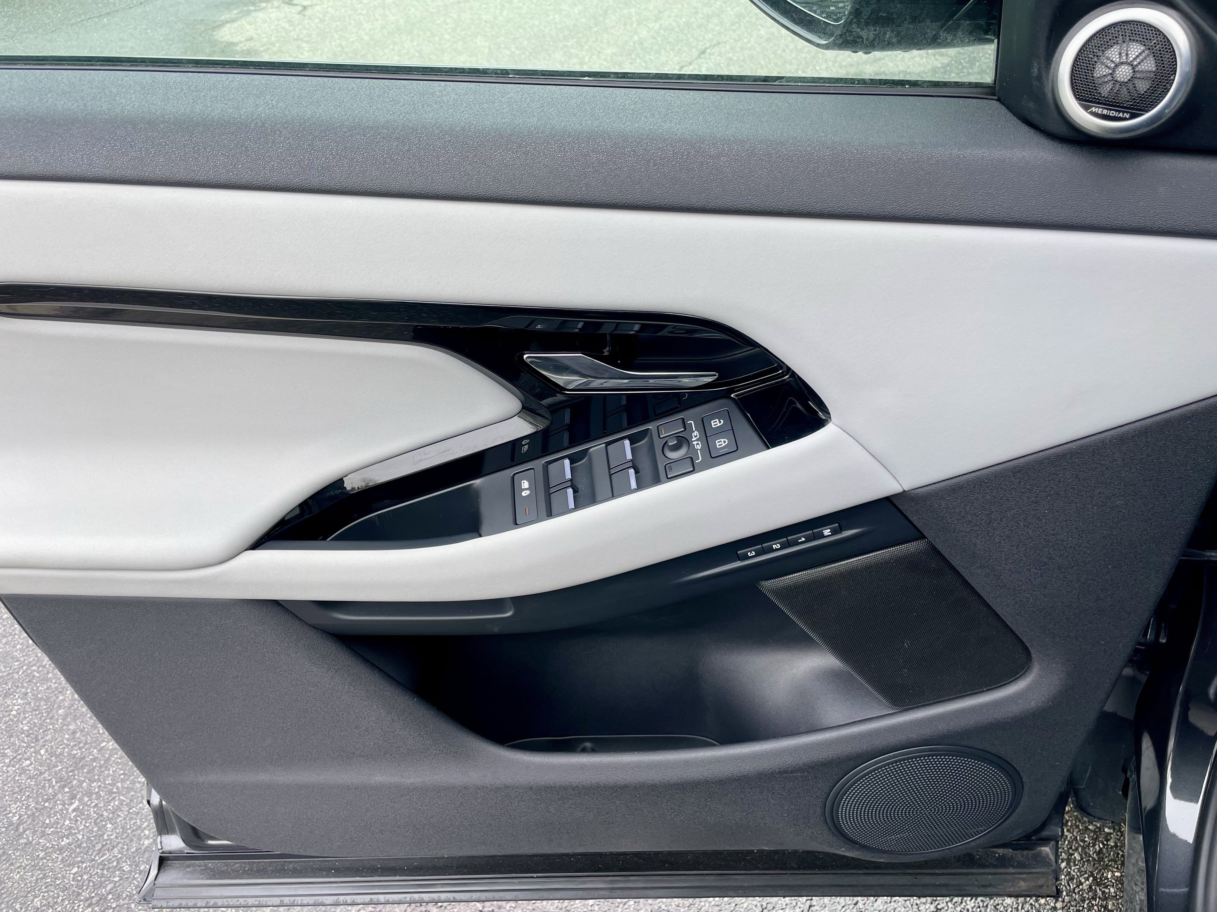 Certified 2024 Land Rover Range Rover Evoque Dynamic SE image 12