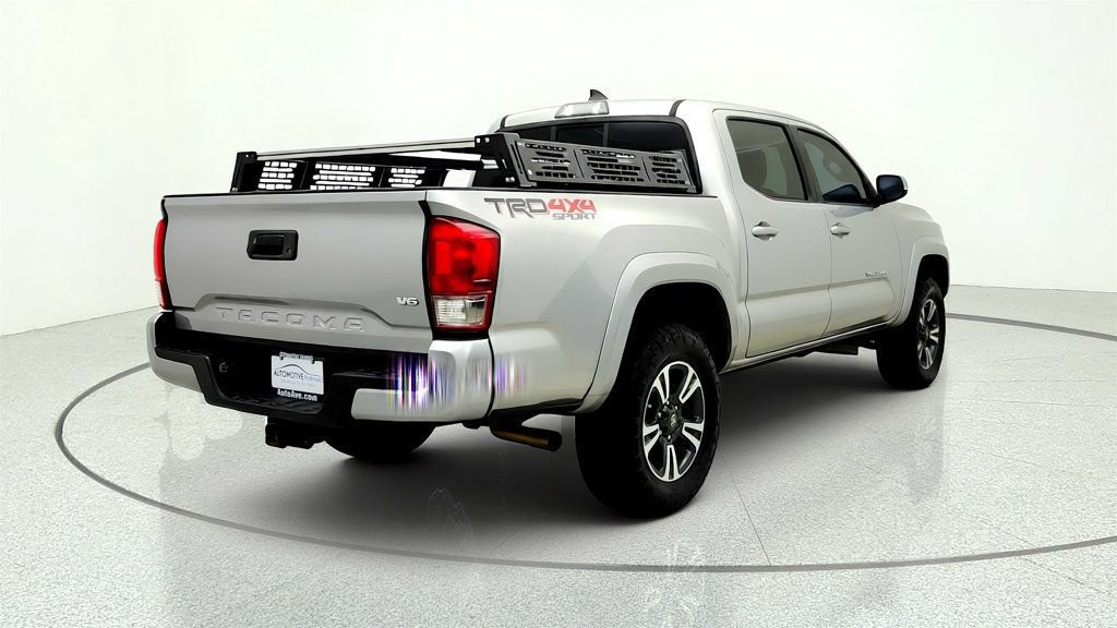 Used 2016 Toyota Tacoma TRD Sport w/ Towing Package AWD/4WD image 5